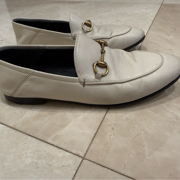 Gucci Beige Loafers with Gold Accents - Picture 4 of 6